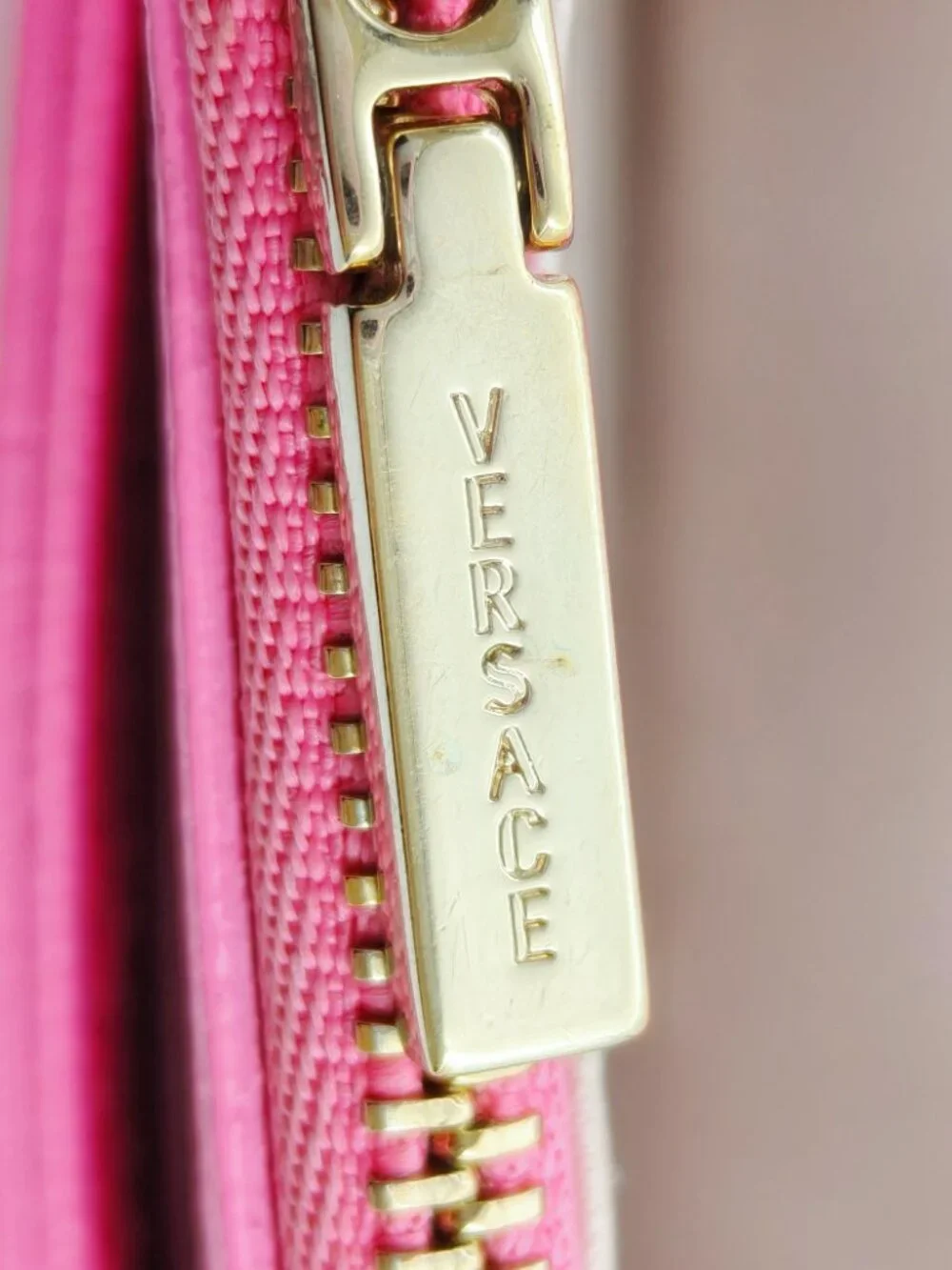 Versace Medusa Pink Leather WOC Wallet On Chain Crossbody Bag Gold Chain - Picture 13 of 13